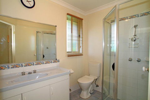 Holiday On The Water - Accommodation QLD 2