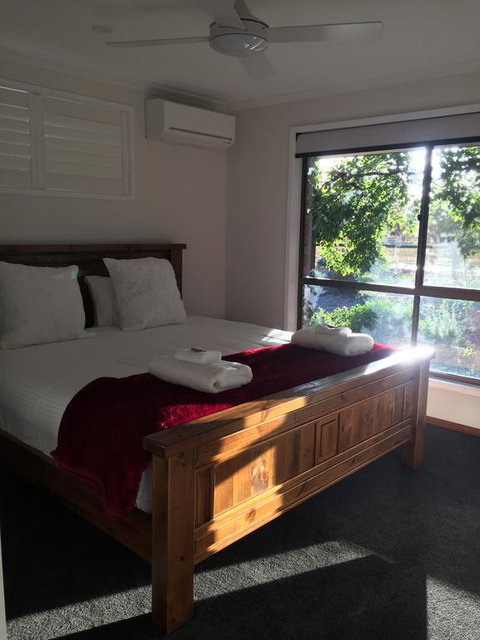 Holly House BnB - Accommodation QLD 0