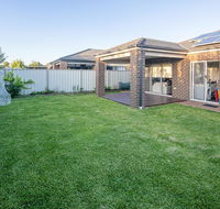 Homely Getaways in Central Pakenham - Pet Friendly - Accommodation QLD