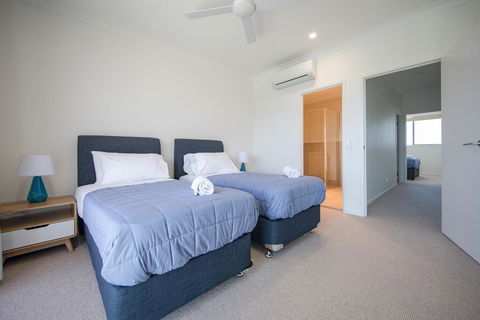 HomePlus - Lakeview Morden Townhouse - Accommodation QLD 1