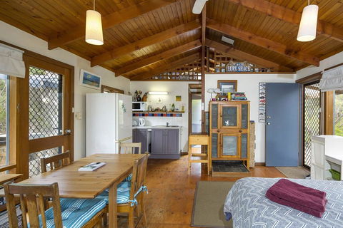 Honeyeaters Hideaway In Vivonne Bay - Accommodation QLD 3