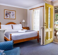 Honeysuckle Cottages - Accommodation QLD