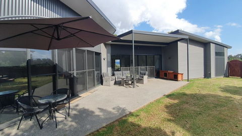 Hoof & Hound Country Escape - Accommodation QLD 0