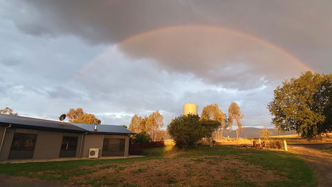 Hoof & Hound Country Escape - Accommodation QLD 3