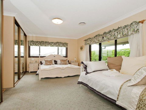 Hope - Country Farm Stay For Large Groups - Accommodation QLD 1