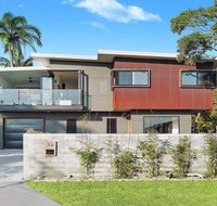 Horizons at Currarong - architecturally designed beach house - Accommodation QLD