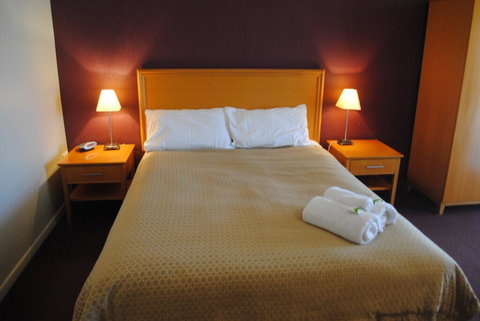 Horse & Jockey Hotel Motel - Accommodation QLD 1