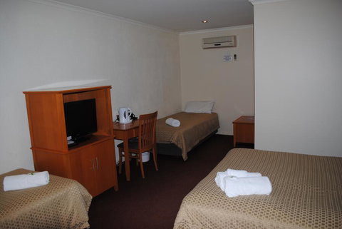 Horse & Jockey Hotel Motel - Accommodation QLD 2