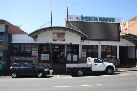 Hotel Beach House Nambour - Accommodation QLD 0