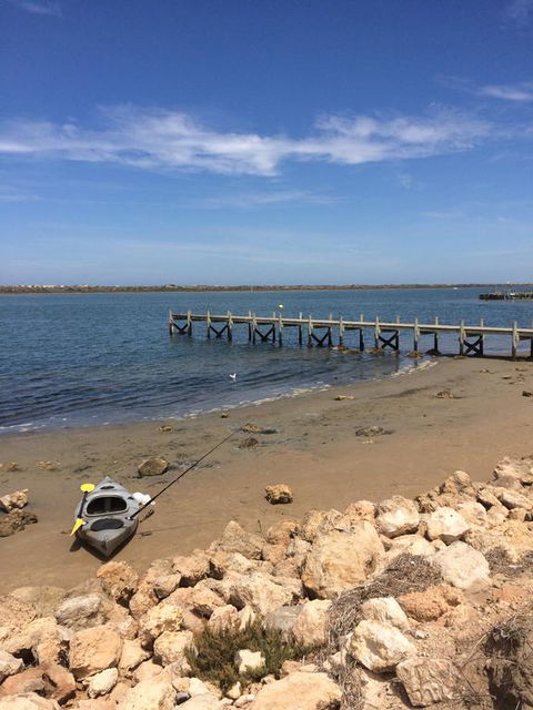 Island Waterfront Getaway - WiFi - Accommodation QLD 3