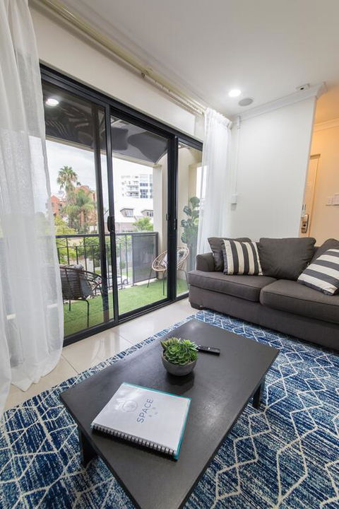 ISOLATION READY!! Super Size Me!! Top Location. Isolation Ready. Sanitised. Free CAT Bus, Pool, Gym And Everything At Your Finge - Accommodation QLD 3