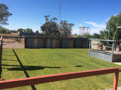 Ivanhoe Hotel Motel - Accommodation QLD 1