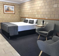 Jacaranda Country Motel