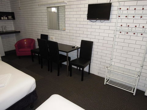 Jackaroo Apartments - Accommodation QLD 2