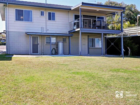 Jinalong 17 Pacific Street Family Home Great Views. - Accommodation QLD 3