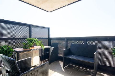 JUDD Your Stylish Richmond Abode Awaits You - Accommodation QLD 1