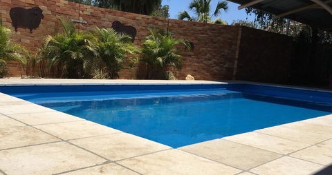 Jumbuck Motel - Accommodation QLD 2