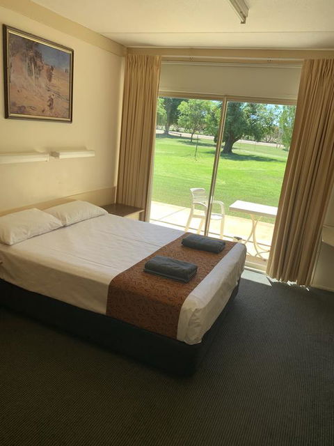 Jumbuck Motel - Accommodation QLD 0