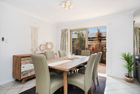 Kailani Beach House - Accommodation QLD 2