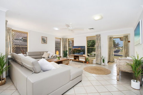 Kailani Beach House - Accommodation QLD 3