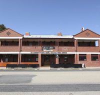Kaneira Hotel - Accommodation QLD