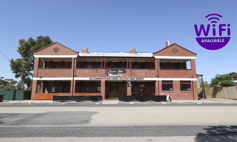 Kaneira Hotel - Accommodation QLD 0
