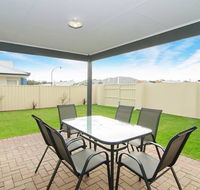 Kangaroo Retreat - Accommodation QLD