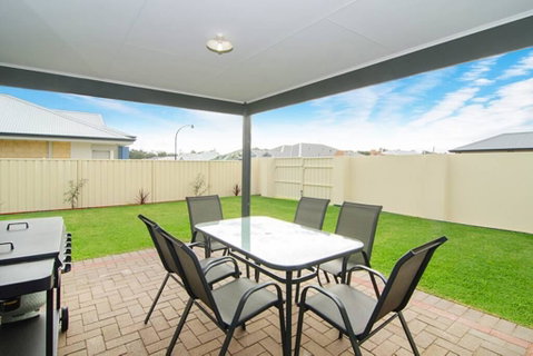 Kangaroo Retreat - Accommodation QLD 0