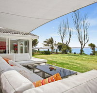 Karelda - absolute waterfront pet friendly property - Accommodation QLD