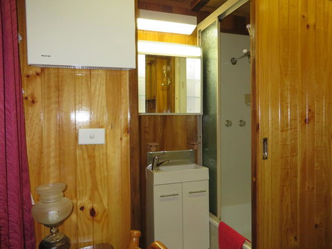 Karelia Alpine Lodge - Accommodation QLD 3