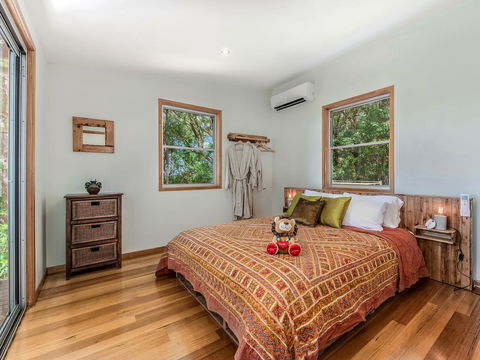 Karmya Cabin Eco-Retreat - Accommodation QLD 3
