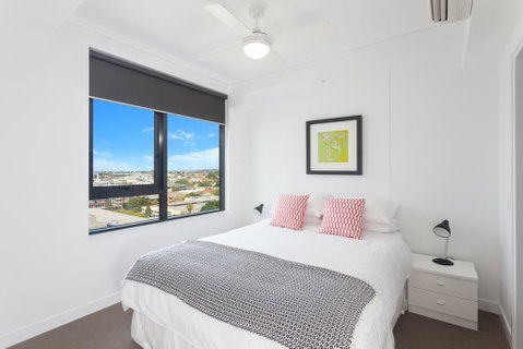 Keeping Cool On Connor - Executive 2BR Fortitude Valley Apartment With Pool And Views - Accommodation QLD 3