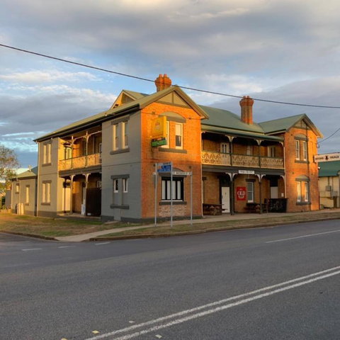 Kellys Top Pub - Accommodation QLD 3