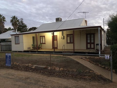 King Of The Cross - Work, Holiday Or Stop Overs - Accommodation QLD 0