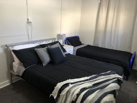 King Of The Cross - Work, Holiday Or Stop Overs - Accommodation QLD 2