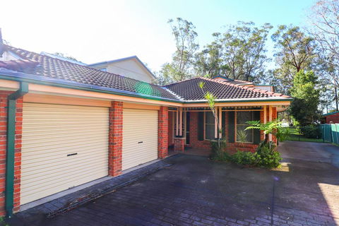 Kingfisher LakeHouse - Accommodation QLD 2