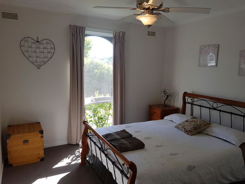 Kings Cottage - Accommodation QLD 3