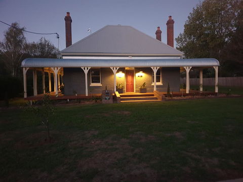 Kings Cottage Uralla - Accommodation QLD 0