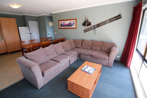 Kirwan Apartment 18 - Large Jindabyne Apartment - Accommodation QLD 0