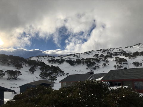Knockshannoch Ski Lodge - Accommodation QLD 3