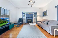 KOZYGURU ARNCLIFFE SYDNEY AIRPORT RENOVATED COTTAGE 3 BED HOUSE NAR232