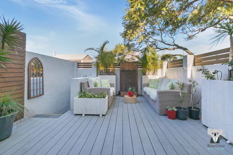 KOZYGURU ROZELLE COSY DREAM HOLIDAY HOME 3 BED HOUSE + FREE NRZ196 - Accommodation QLD 1