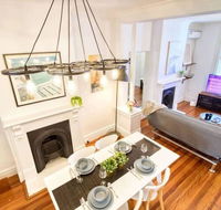 KOZYGURU Surry Hill 3 Bed Terrace Walk to Central Station - Accommodation QLD