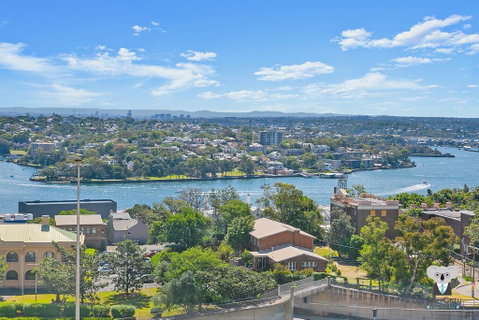 KOZYGURU THE ROCKS HARBOUR BRIDGE VIEW 1 BED APT SWIMMING POOL NTR098 - Accommodation QLD 2