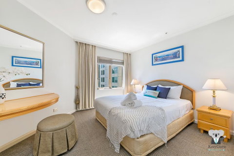 KOZYGURU THE ROCKS HARBOUR BRIDGE VIEW 1 BED APT SWIMMING POOL NTR098 - Accommodation QLD 1