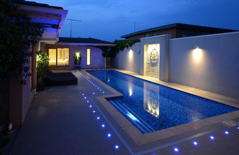 Kraimorie Large Family Beach House With Pool, Superb Water Views, Pool, And Games Room - Accommodation QLD 0