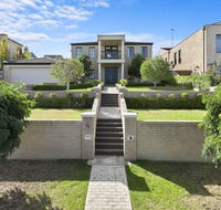 Kyeema Executive 50 - Accommodation QLD