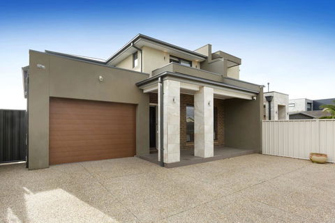 LA DOLCE VITA RETREAT - RYE - Accommodation QLD 0