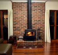 La Sila Homestead on Marrowbone - cutest cottage in the Hunter with killer views - Accommodation QLD