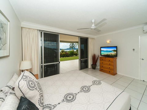 Lagoon 003 - Accommodation QLD 2